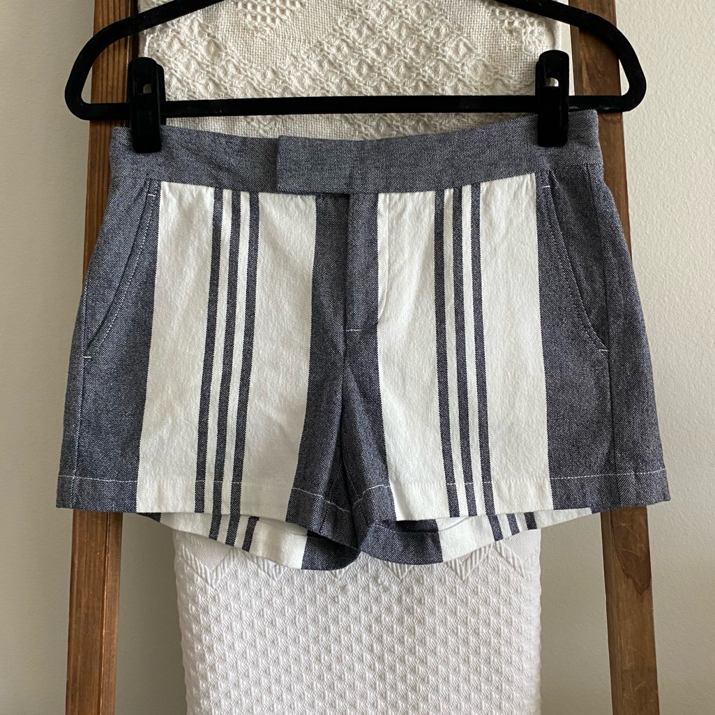 Nwot Vince Dark Blue & White Cotton Color Block Striped Shorts